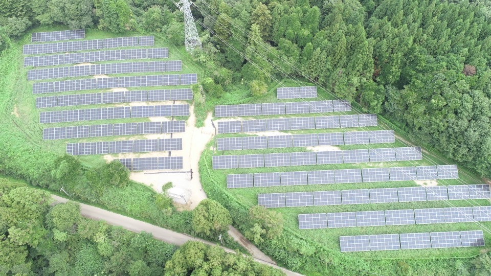 白河市内太陽光発電所竣工致しました。