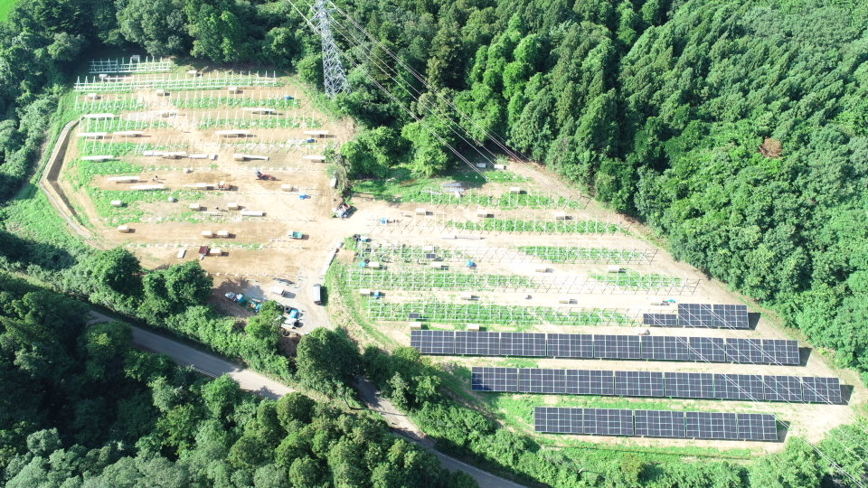 福島県白河市内太陽光発電所新設工事施工中です。